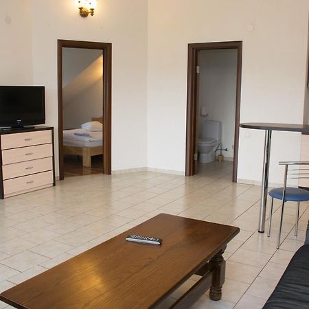 Kedem Hotel Lipiny Ngoại thất bức ảnh